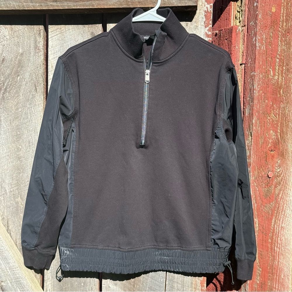 Women's XS Athleta Triumph Hybrid Half Zip Sweatshirt Black Athleisure Workout